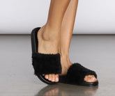 Tolle Pantoletten aus Fur-Ever